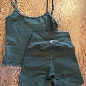 Aritzia Golden Green Set